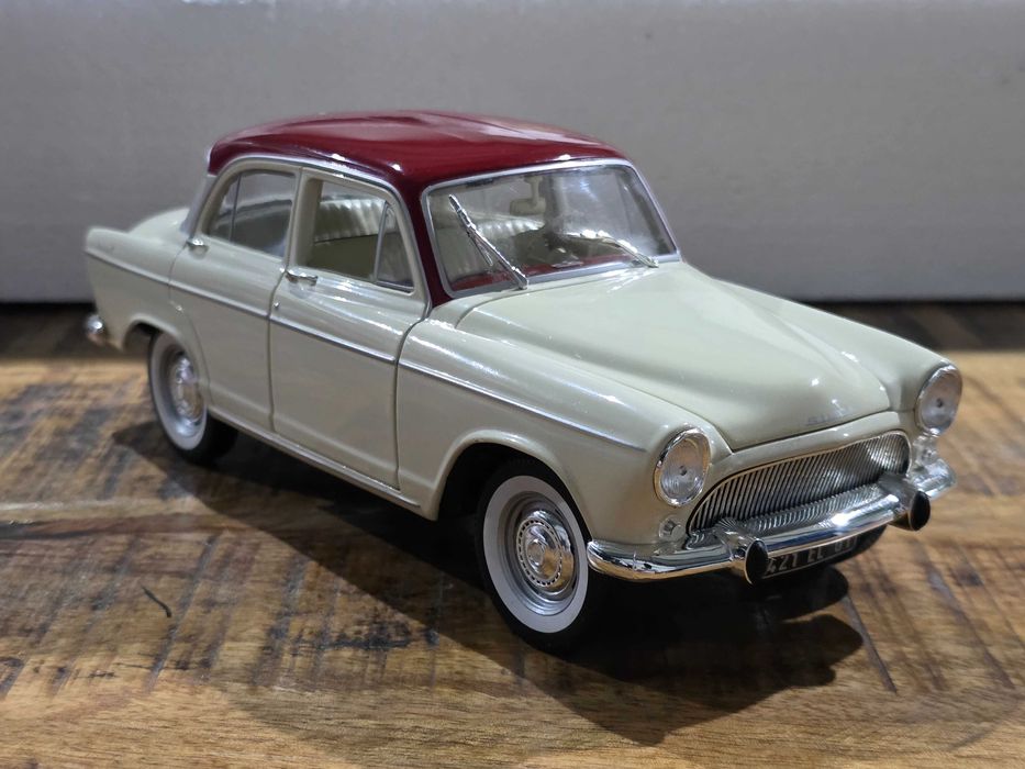 Macheta Auto 1/18 NOREV Simca Aronde P60
