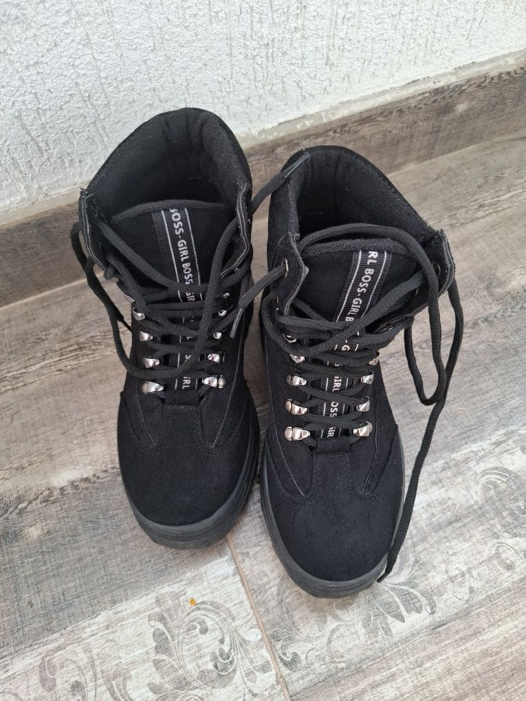 Черни боти Zapatos