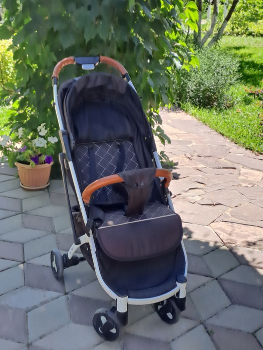 Продам детскую коляску