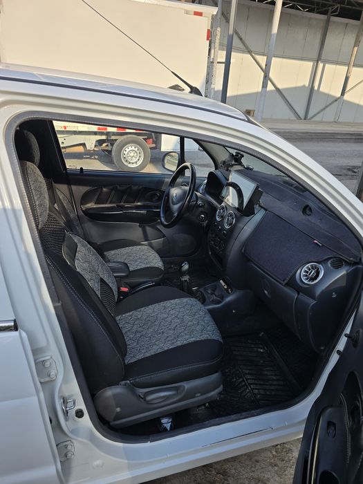 Shevralet matiz oq