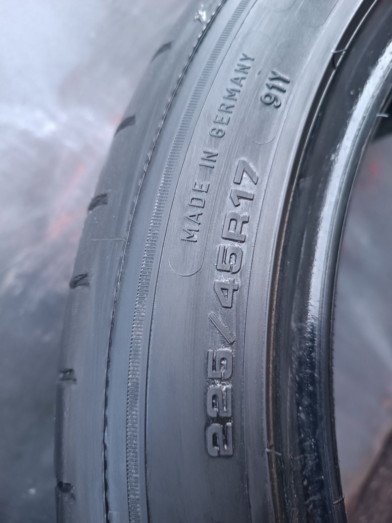 225/45/17 Goodyear Дот 0424