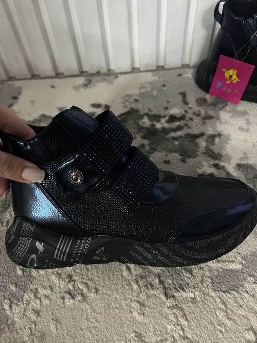 Ботинки на девочку