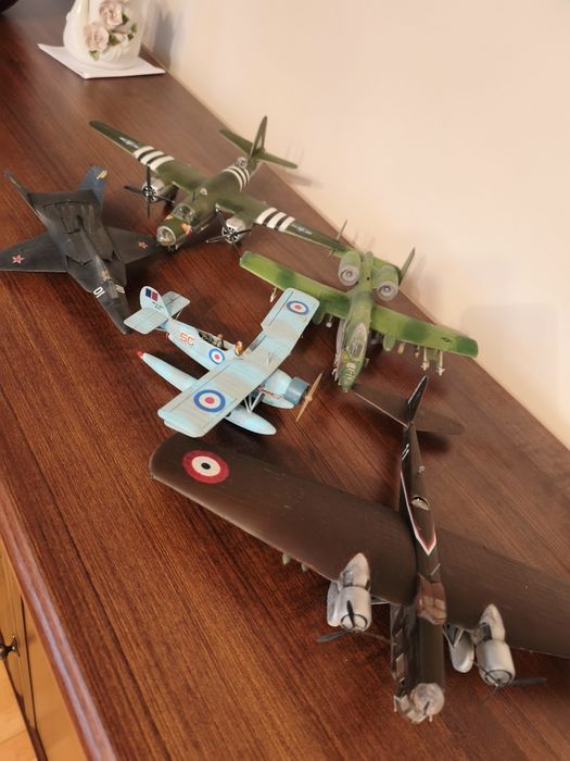 Machete avioane 100lei buc.