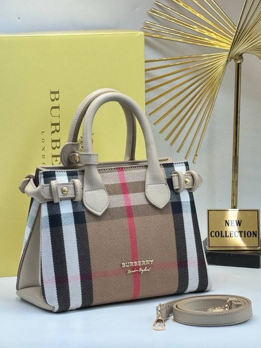 Geanta Burberry noua !!! Dimensiuni 26/18 !!!