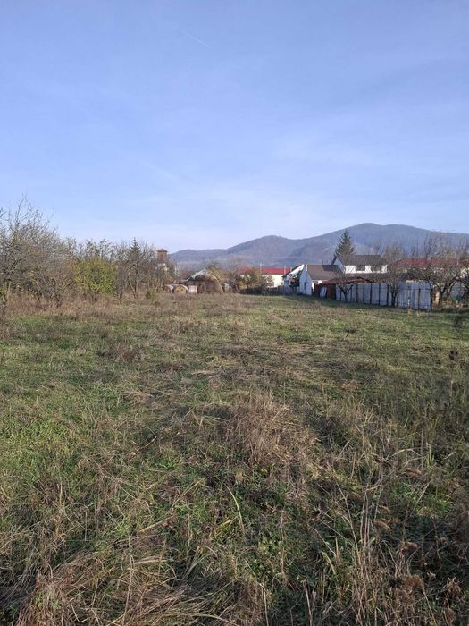 Teren intravilan 2200 mp, acces DN1 – zonă centrală Gura Vitioarei