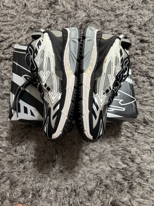 Off white be right back