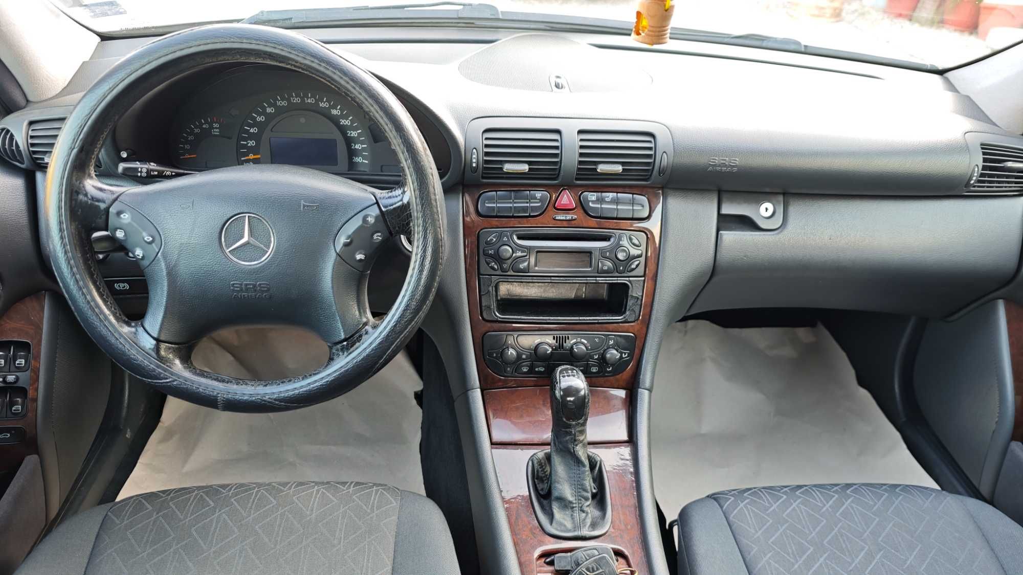 Всичко Платено/Напълно Обслужен Mercedes C270