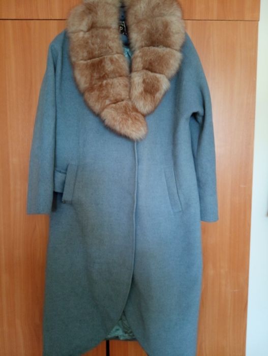 Продам пальто красивое