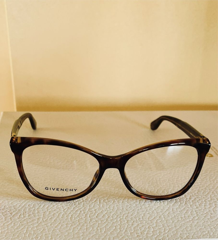 GIVENCHY Оригинални Диоптрични Очила, купени 389лв, продават се 140лв