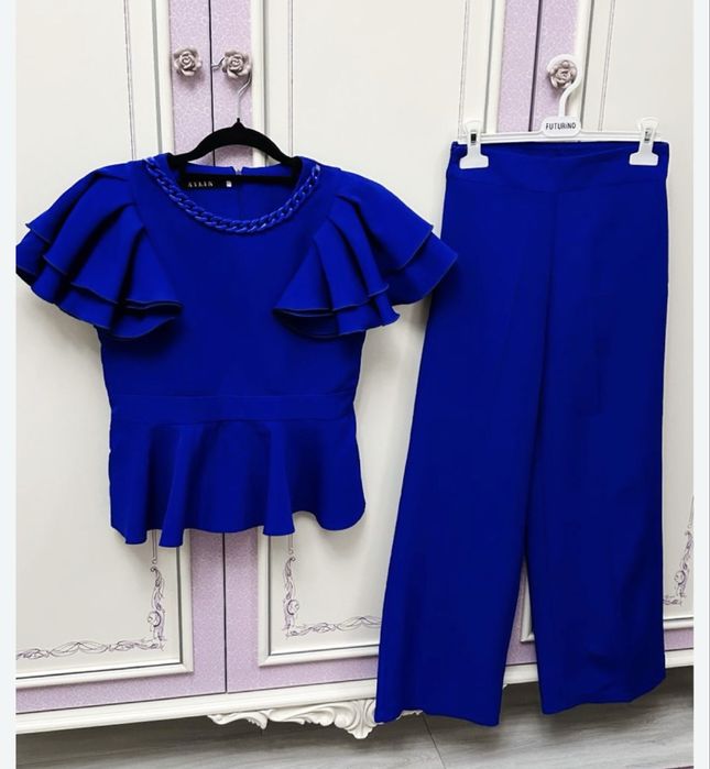 Костюмы на девочку