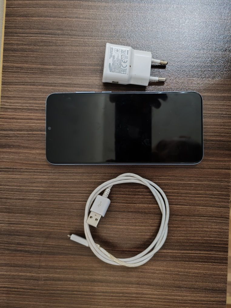 Samsung A04e в перфектно състояние