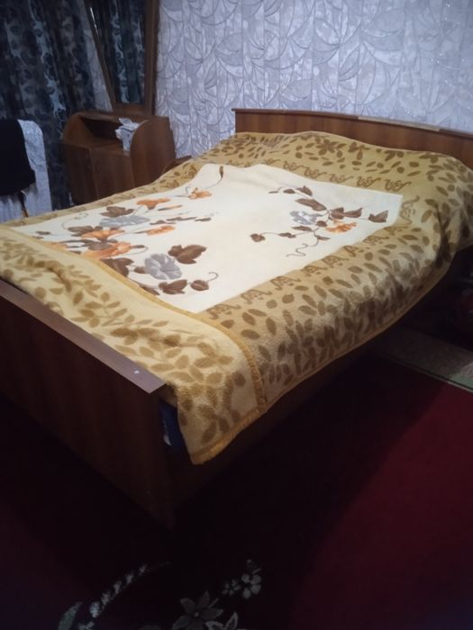 Кровать  полтараспальная