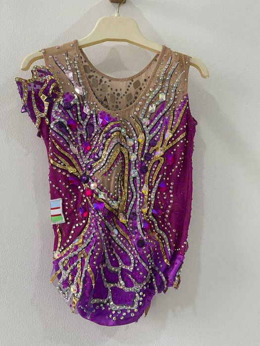 Гимнастический купальник для выступлений