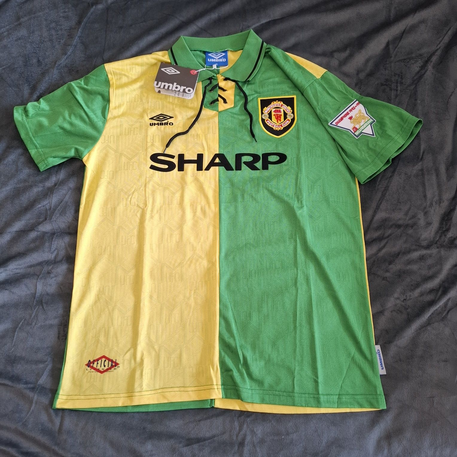 UMBRO ретро тениска на Manchester United НОВА