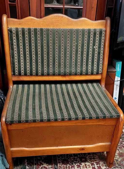 Продаю уголок кухонный.