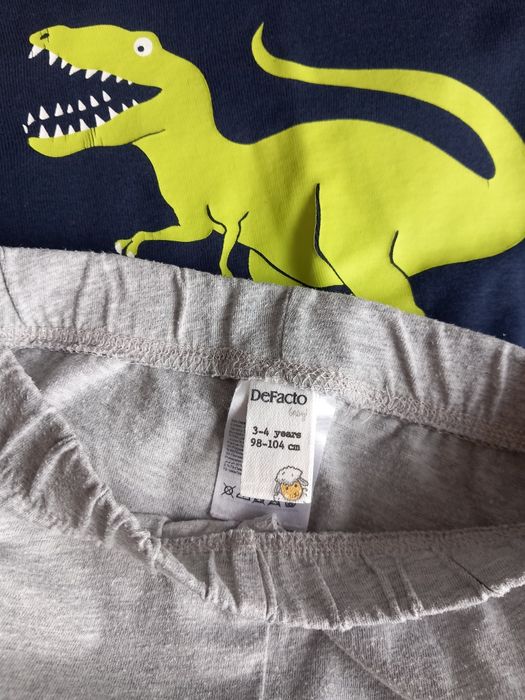 Hainute baiat marimea 98 / 104