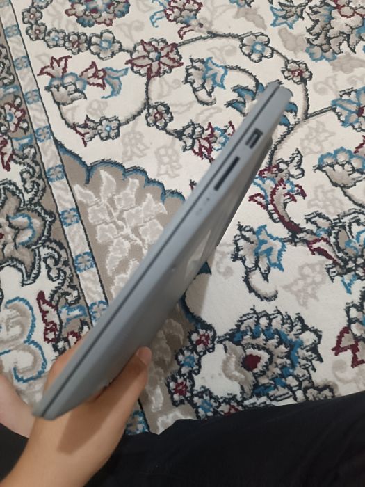 lenova notebook yangi holatda