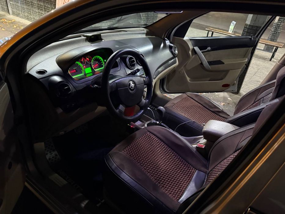 Nexia 3 avtomat srochna sotiladi