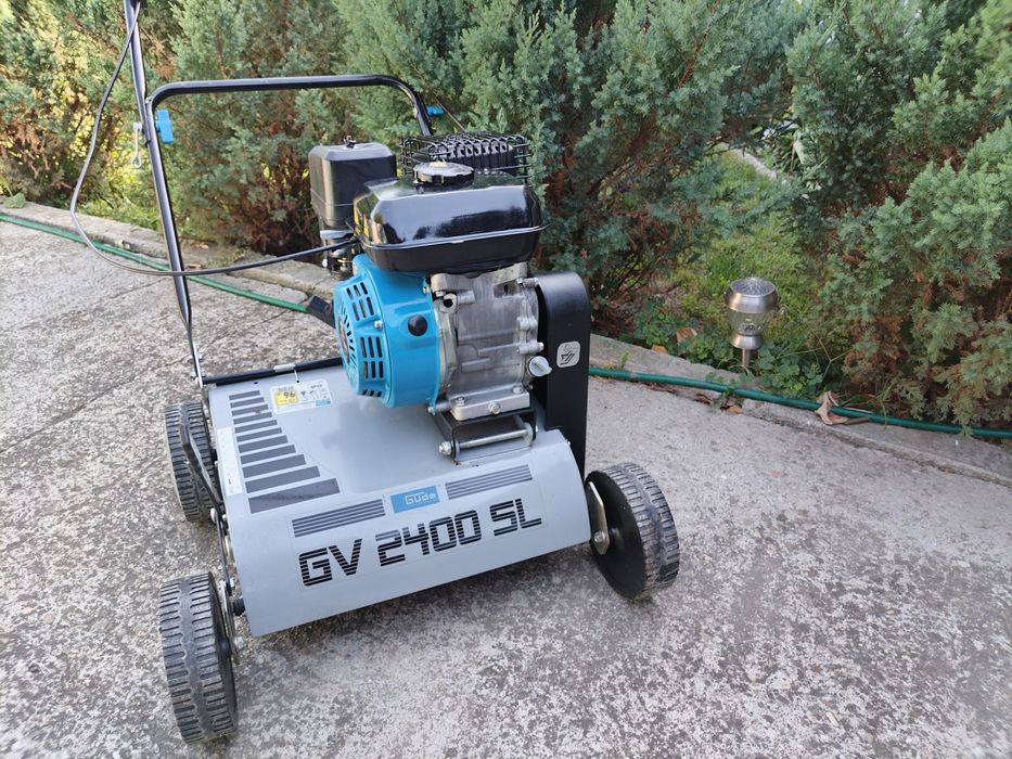 Vând scarificator gazon adus din Germania cu lame ca nou