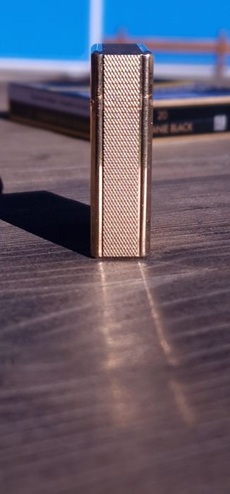 Запалка . Dupont .