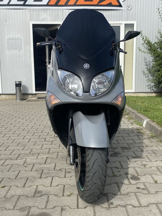 Se vinde maxi scuter Yamaha T Max an 2004