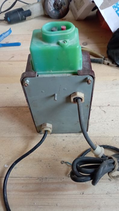 Кондисатор 220 . 380.