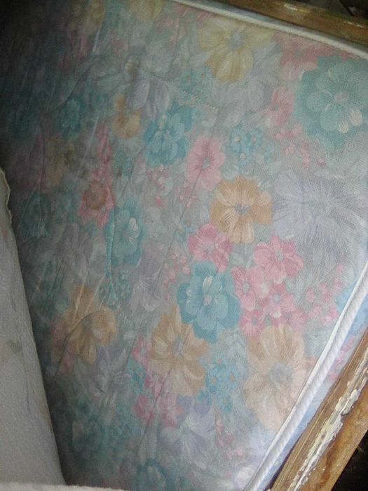 saltea  folosita  160 pe 200 pe 18