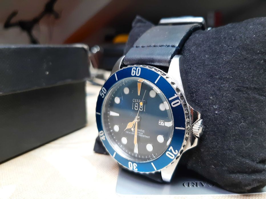 Часовник Cerruti Manarola автоматичен с датник и син цвят