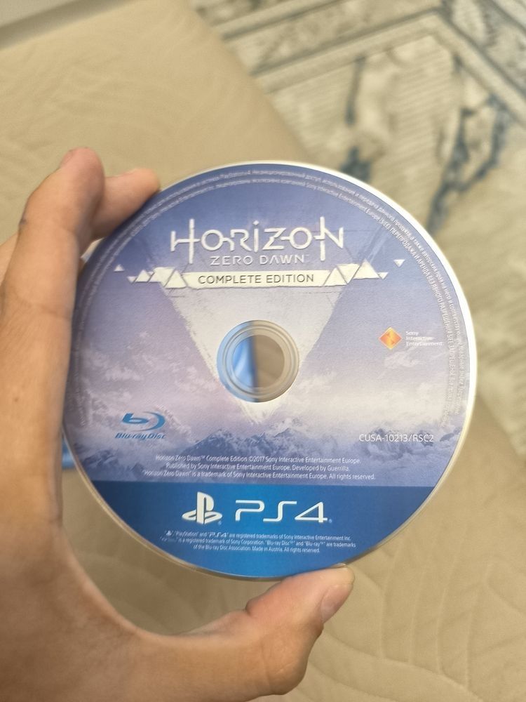 игра horizon zero dawn в отличном состоянии