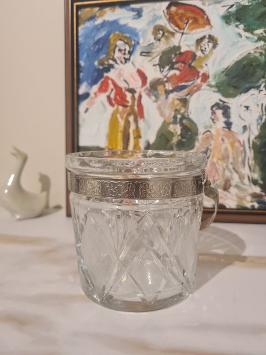 Кристален съд за лед