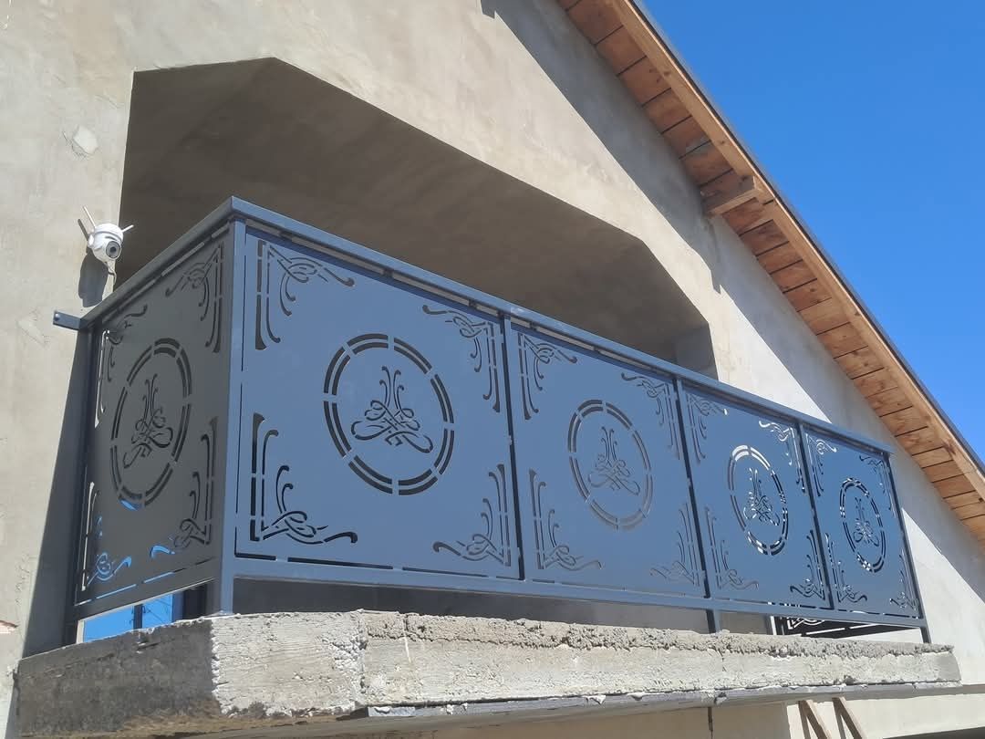 Porți și garduri din tablă decupata