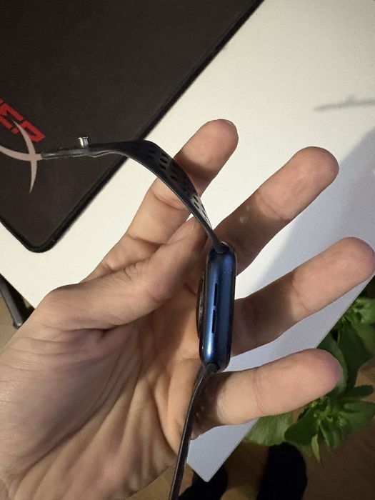 Часовник Apple watch SE