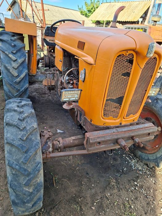 Vând tractor Fiat 450 DT