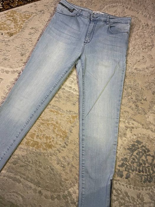 Брюки/Джинсы в хорошем состоянии. 
Торг уместен.