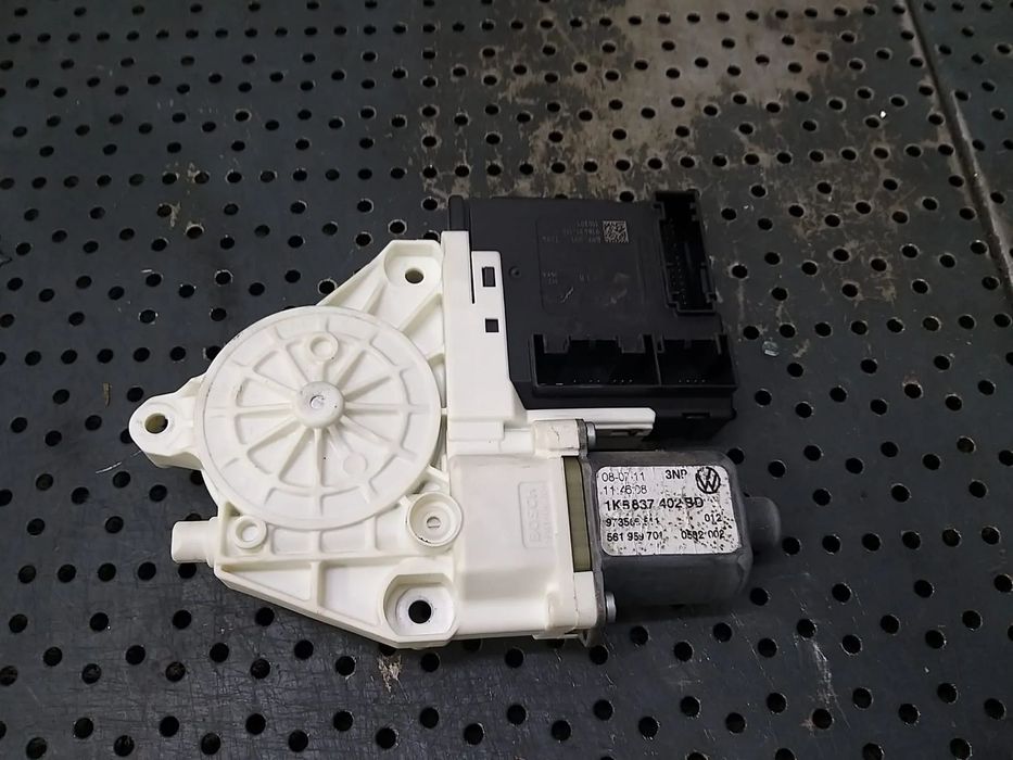 Motoras macara dreapta fata vw golf 6 5k 0130822229 1k5837402bd