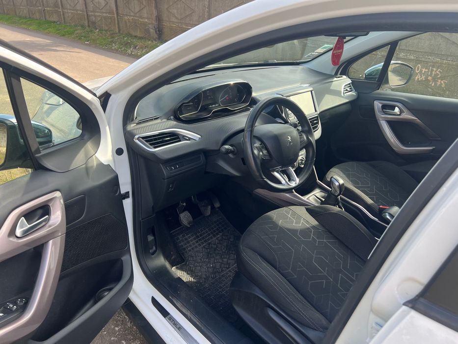 Peugeot 2016 1.2 benzină