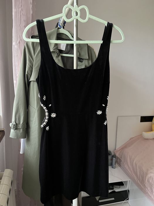 Черна рокля с камъни от Зара