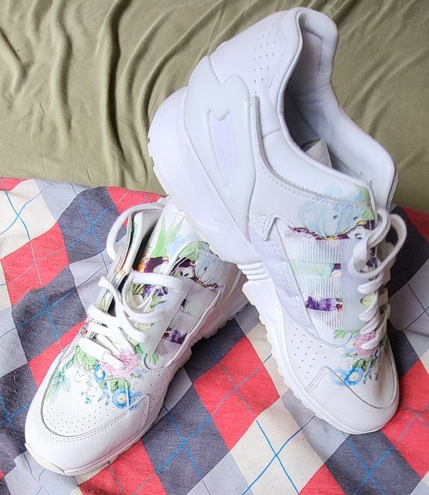 Маратонки Адидас, Adidas