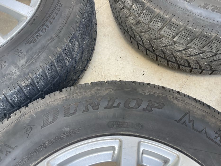 235 65 17 за Джип Dunlop