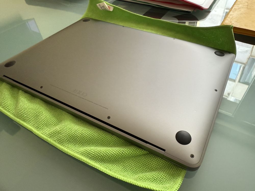 Macbook Air M1 16GB ram, 512GB SSD, 32 цикъла батерия, като нов !
