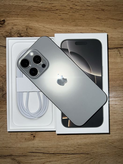 iPhone 16 pro, 256 GB, 100%