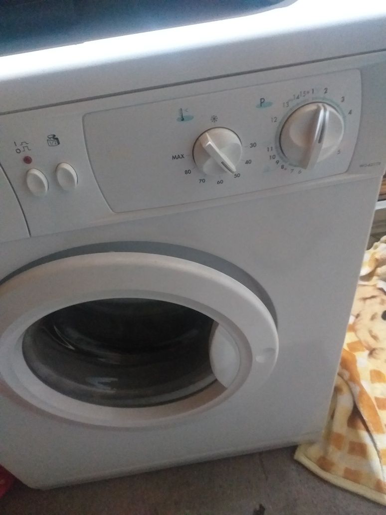 Пералня на части  индезит.