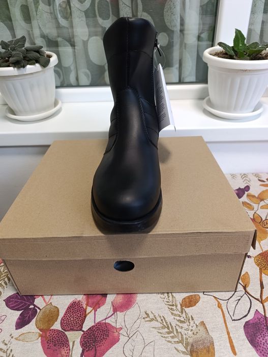 Мъжки боти от естествена кожа