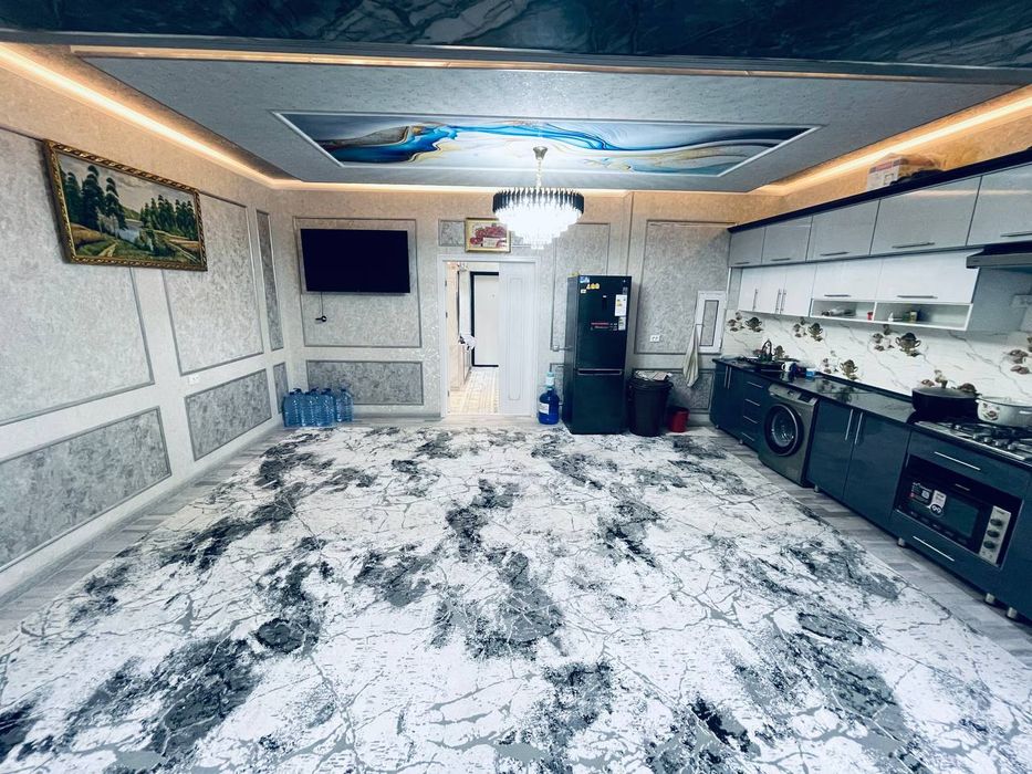 Uy srochna sotiladi 104 m2