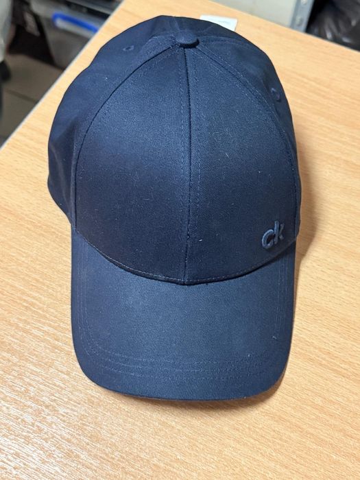 Vindem șapcă Calvin Klein