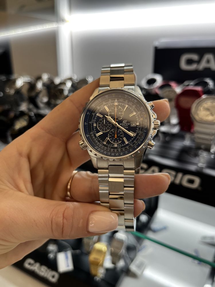 Мъжки часовник Casio Edifice EF-527D-2AVUEF - наличен в три цвята
