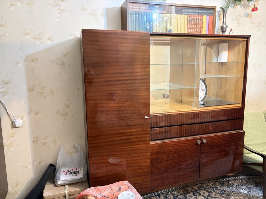 Продается комплект мебели