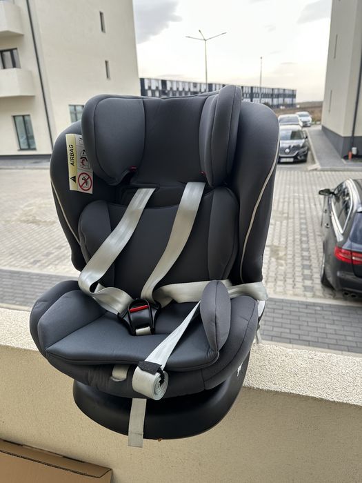 Scaun auto cu isofix