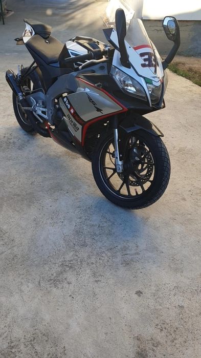 Vând aprilia rs4
