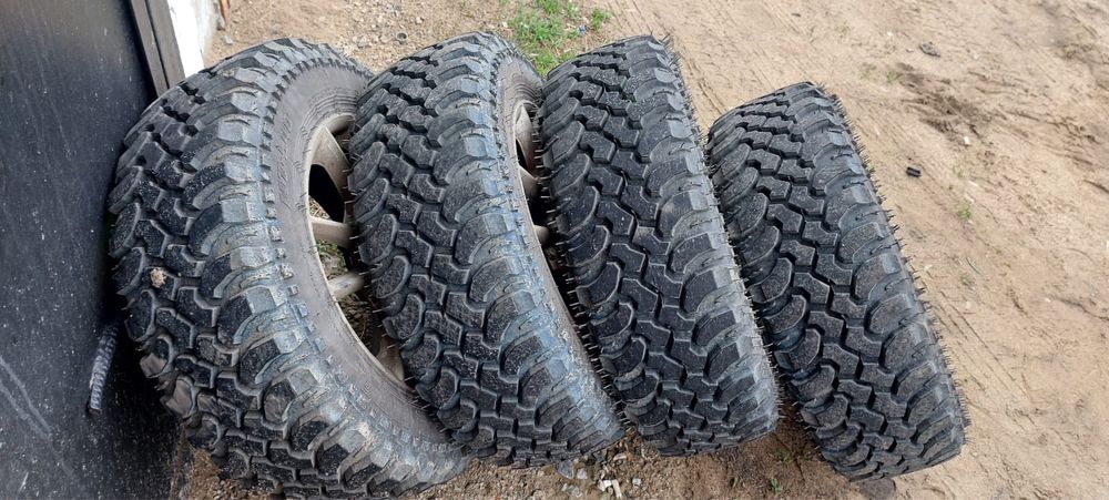 215/65/16 комплект А/Т и диски